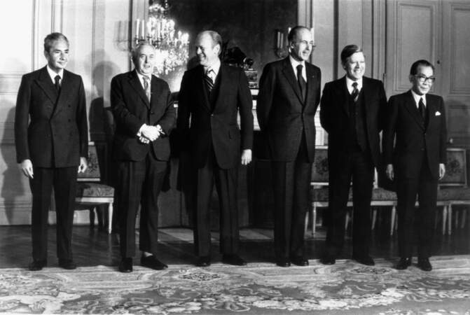 En 1975, VGE lors d'un sommet international à Rambouillet, avec entre autres Gerald Ford (Etats Unis), Helmuth Schmidt (R.F.A.)