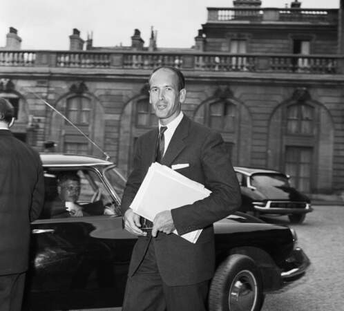 Secrétaire d'Etat aux Finances, VGE arrive à l'Elysée pour un conseil des Ministres (1959)