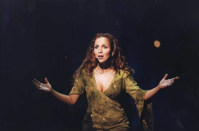 Hélène Ségara, inoubliable Esmeralda pour la comédie musicale. 