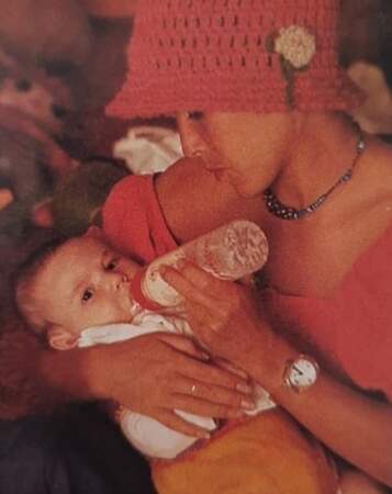 Photo vintage pour Elsa Lunghini et sa maman Christiane.