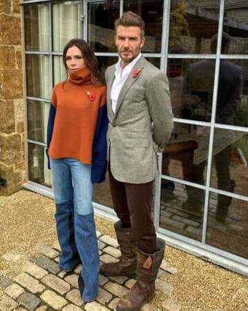 Victoria et David Beckham avaient ajouté des coquelicots à leurs tenues pour le Jour du Souvenir, en hommage aux vétérans de la Première Guerre Mondiale.