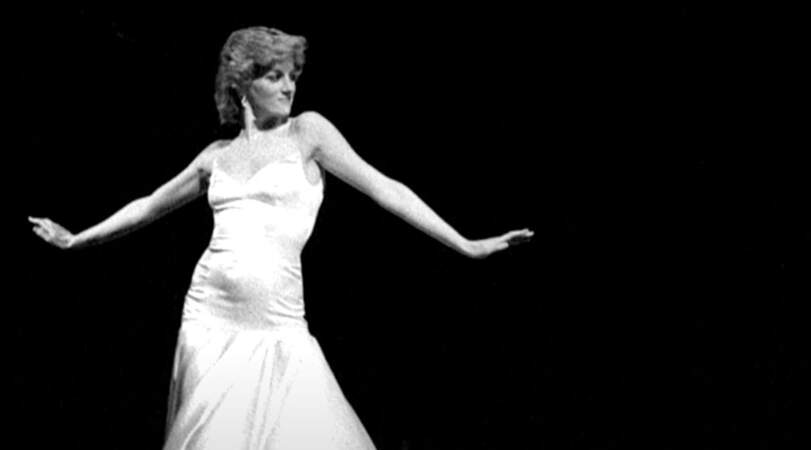 Diana se produit sur la scène du Royal Opera House pour faire une surprise à Charles.