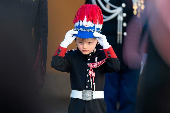 Pour le prince Jacques, c'est l'occasion de revêtir son joli costume de carabinier
