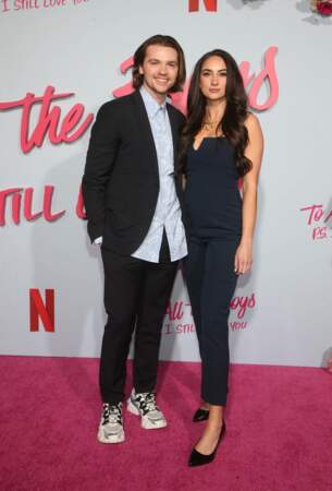 Le 27 septembre, l'acteur Joel Courtney (The Kissing Booth) épouse Mia Scholink 