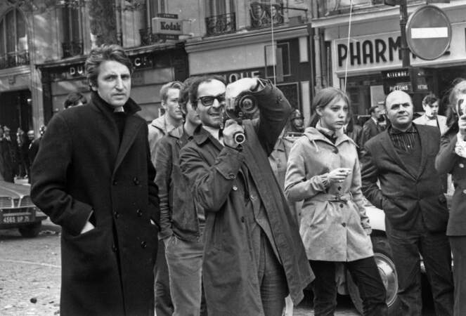 Jean-Luc Godard filme les manifestations étudiantes le 7 mai 1968 à Paris.