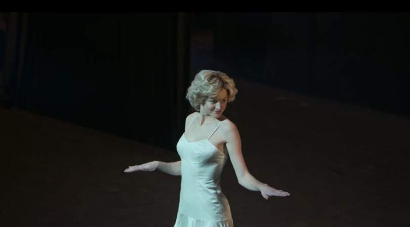 Diana avait dansé sur la chanson de Billy Joel "Uptown Girl" comme cela est montré dans la série.
