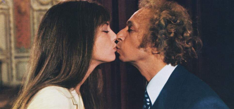 En 1974, Claude Zidi lui offre son 1er rôle dans une comédie avec La Moutarde me monte au nez aux côtés de Pierre Richard.