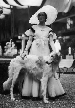 En 1927, Roberte Cusey devient Miss France