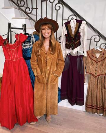 Collector : Jane Seymour a ressorti ses tenues de tournage de la série Docteur Quinn, femme médecin. 