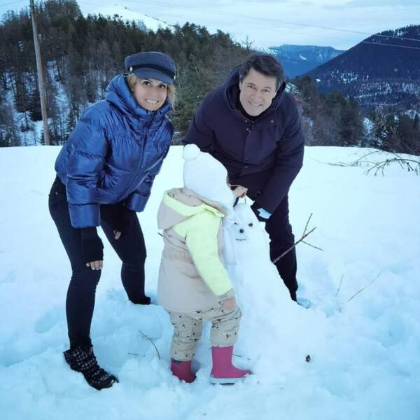 Laura Tenoudji, son mari Christian Estrosi et leur fille Bianca ont fait un tour à la montagne. 