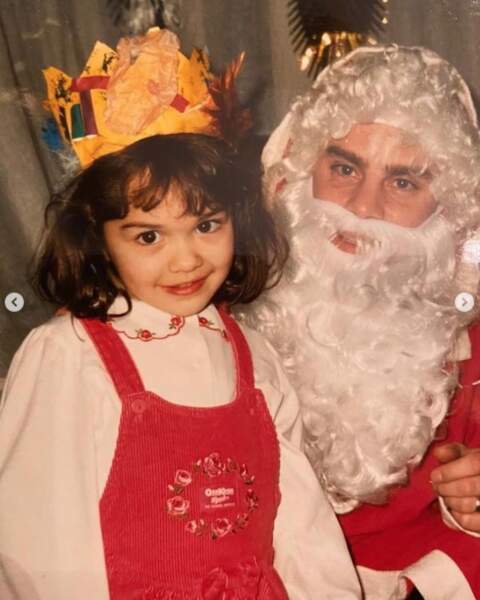 Et souvenir d'enfance pour Rita Ora en compagnie du Père Noël !