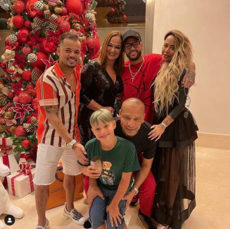 Neymar, lui, a rejoint sa famille au Brésil pour les fêtes