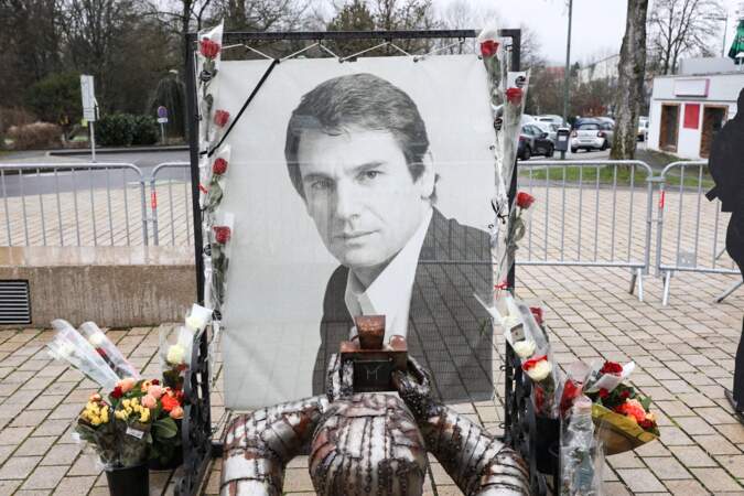 Les obsèques de Robert Hossein ont été célébrées ce mercredi 6 janvier...