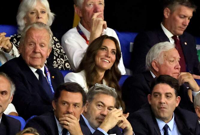 Kate Middleton tout sourire dans les tribunes de Vélodrome, à Marseille