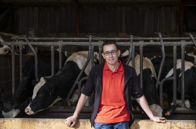 Hervé dit "le Picard" a 42 ans et élève des vaches laitières dans les Hauts de France