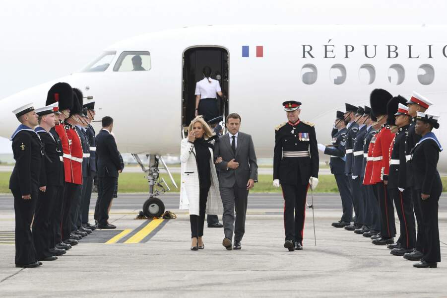 Emmanuel et Brigitte Macron arrivent à Carbis Bay, dans le sud-ouest de l'Angleterre, pour assister au G7 2021.