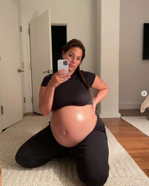 Ashley Graham, enceinte de son deuxième enfant, a dévoilé son baby-bump.