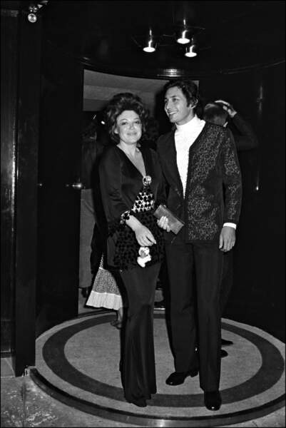 Elle rencontre Roger Choukroun et l'épouse en 1969.