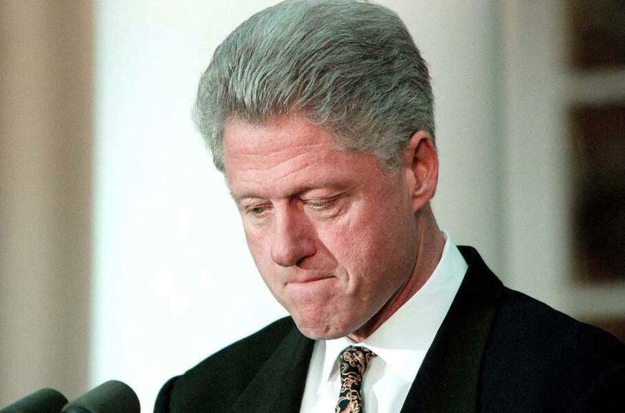 Suite aux accusations de parjure concernant ses rapports avec Monica Lewinsky, Bill Clinton a fait l'objet d'une procédure de destitution