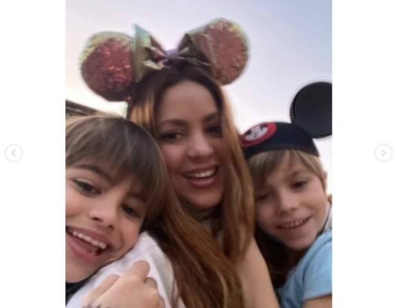 Shakira et ses fils Sasha et Milan à Disney World.