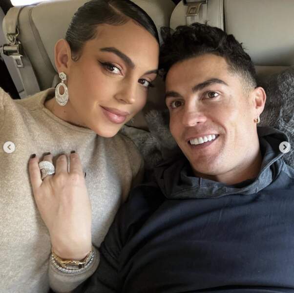 Un selfie pour les futurs parents de jumeaux Cristiano Ronaldo et Georgina Rodriguez.