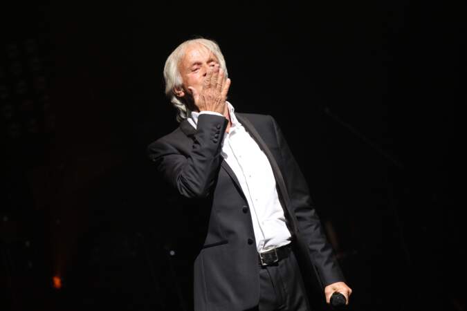 En 2014, le chanteur fête ses 70 ans sur la scène de l'Olympia.