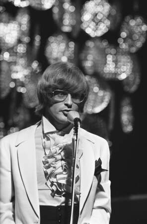 En 1969, il participe à l'Eurovision pour les Pays-Bas. Il termine 3ème. Sa carrière est lancée.