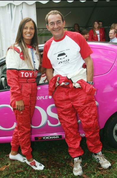 2005 - Jean-Pierre Pernaut et sa compagne Nathalie Marquay au Rally Aygo Celebrity Tour, une manifestation caritative qui récolte des fonds pour venir en aide aux enfants atteints de malformations de coeur.
