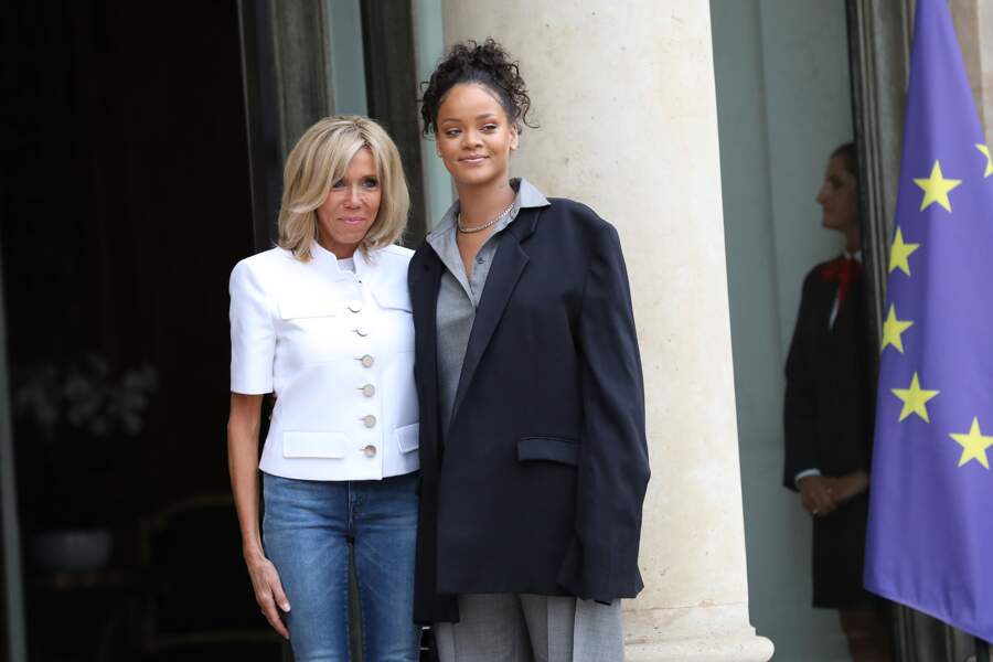 Brigitte Macron reçoit aussi les stars comme Rihanna