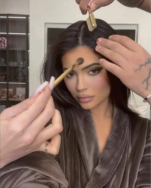 Kylie Jenner en pleine séance de maquillage