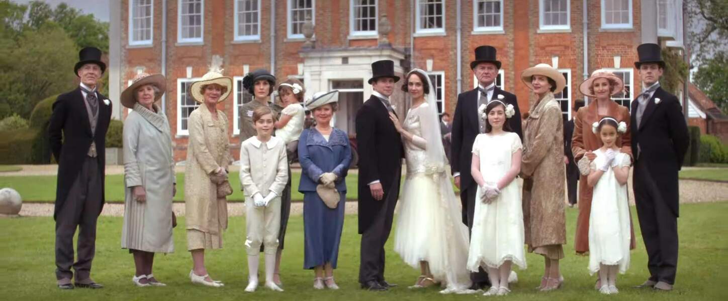 La famille est au complet pour un heureux événement : le mariage de Tom et Lucie. 