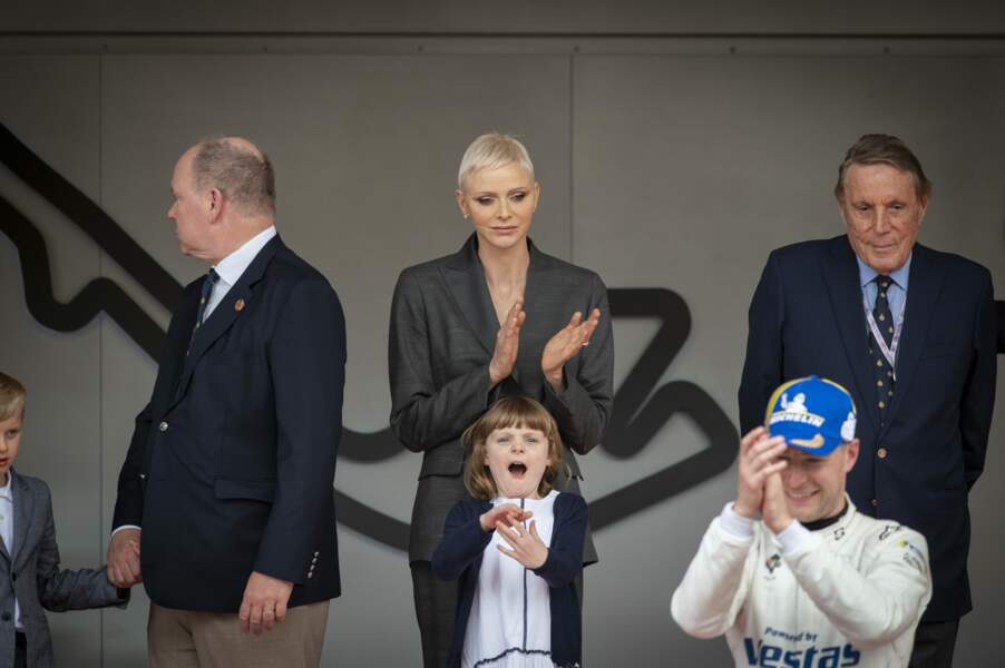 La famille princière de Monaco durant la cérémonie du podium de l'E-Prix de Monaco 2022