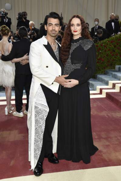 Félicitations ! Sophie Turner a officialisé sa deuxième grossesse sur le tapis rouge.