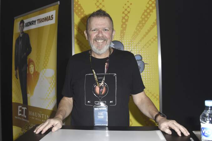 Ici à un Comic Con à Dortmund 2019, il est devenu employé de la poste en quittant la scène en 2002 