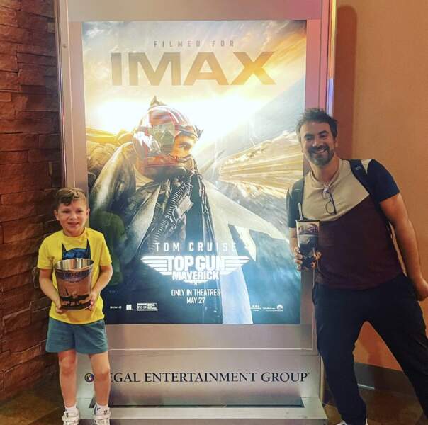 Moment père-fils au cinéma pour Alex Goude et son fils Elliot.