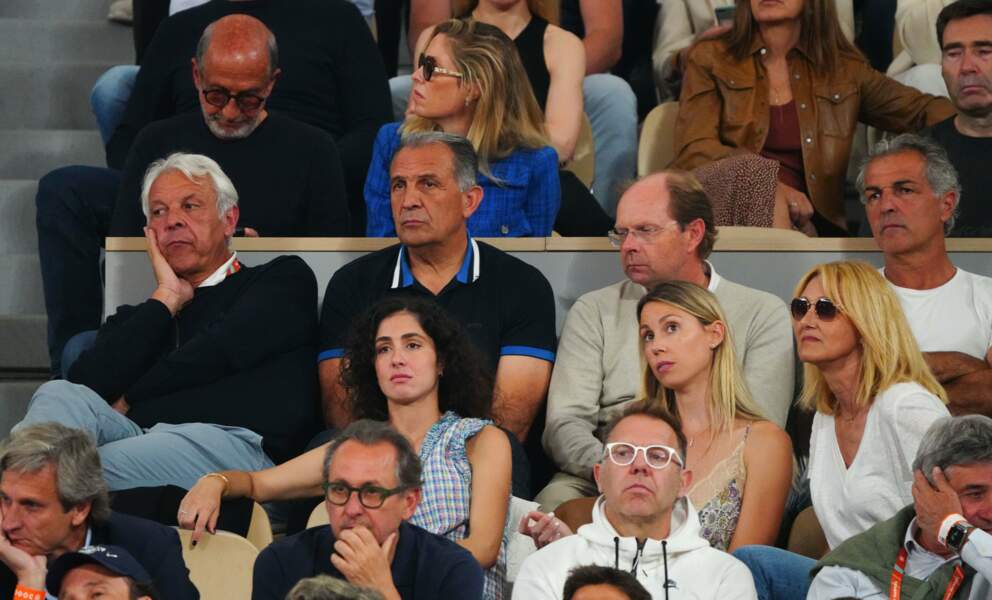 Dans les gradins, il y avait aussi les parents, la femme et la sœur de Rafael Nadal.