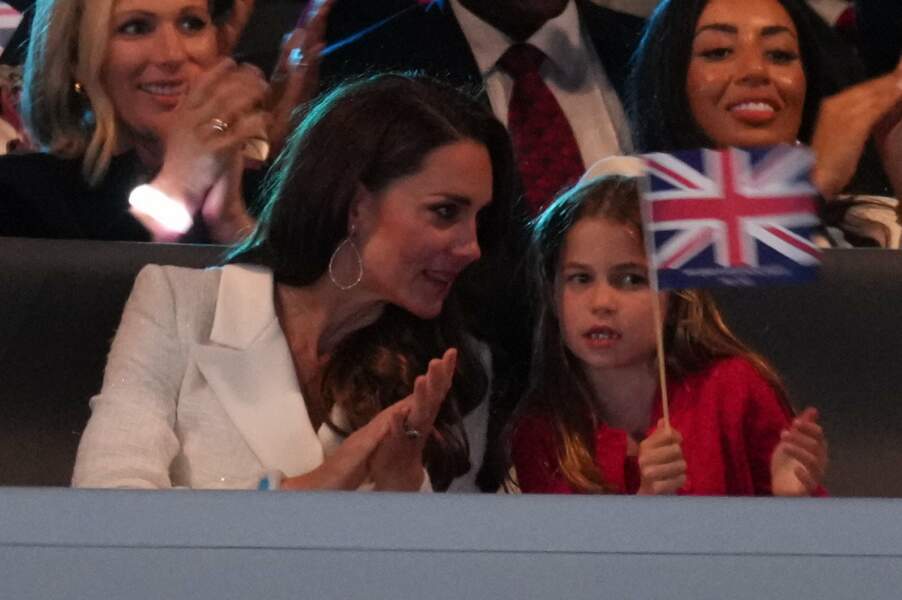 Kate Middleton et Charlotte dans le public du jubilé de la reine