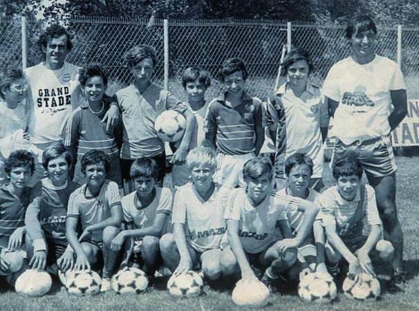 A la fin des années 80, Michel Platini (en haut à gauche) était venu saluer l'A.S. Cannes où débutait Zinedine Zidane (en bas à droite)