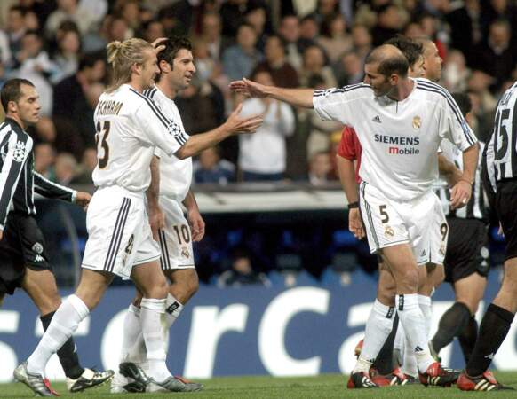 Le Real Madrid est le quatrième club pro de Zidane. Ici avec Beckham et Figo en 2003