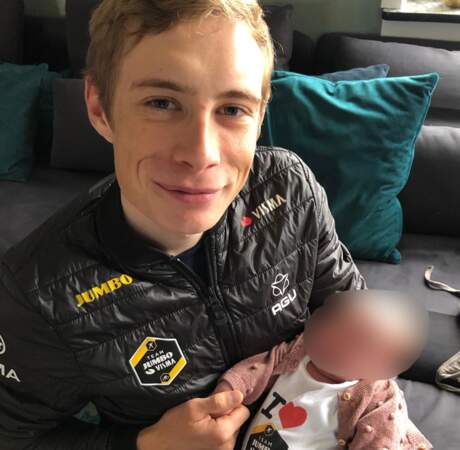 En septembre 2020, Jonas Vingegaard annonce être l'heureux papa d'une petite fille.