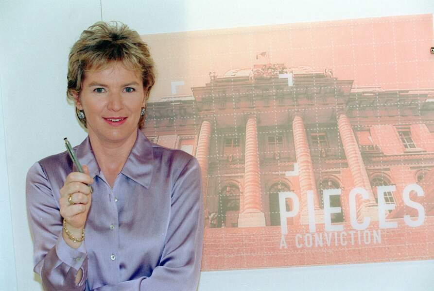 Dès 2003, elle présente "Pièces à Conviction" sur France 3, un magazine d'investigation.