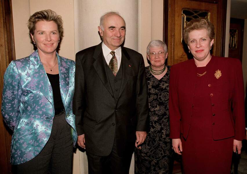 En 1999, elle accompagne Catherine Trautmann au 30e anniversaire de la Fondation de France.