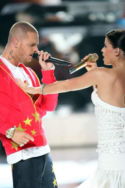 Toujours le crâne rasé, il chante avec Nelly Furtado aux NRJ Music Awards 2007 où il remporte deux prix