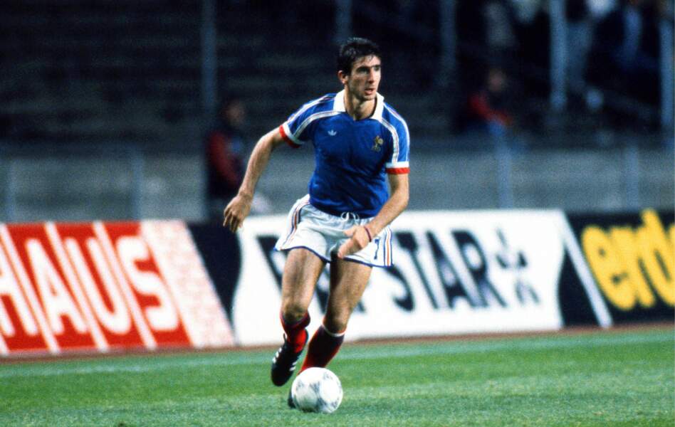 En 1987, il fait sa première apparition sous le maillot de l'équipe de France. Il affrontait la République Fédérale d'Allemagne.