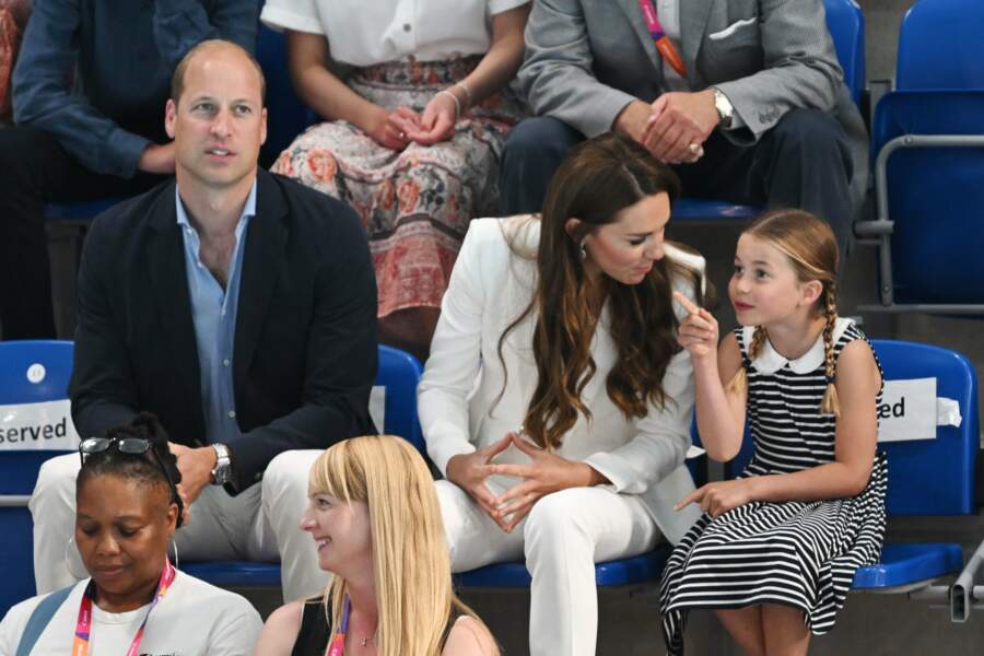 Elle pouvait donc compter sur eux, et notamment sa mère Kate Middleton, pour lui expliquer les règles du jeu.