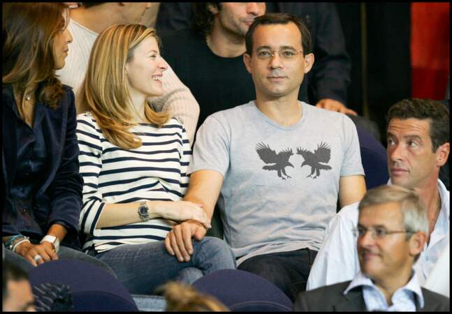Jean-Luc Delarue et sa compagne la journaliste Elisabeth Bost. Ils eurent ensemble un fils prénommé Jean né en 2006.