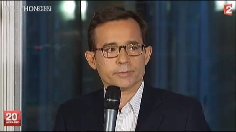 Lors d'une conférence de presse, Jean-Luc Delarue annonce le 2 décembre 2011 souffrir d'un cancer de l'estomac.