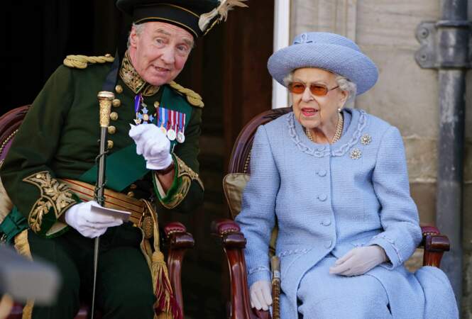 Fin juin, la reine se rendait en Écosse pour la traditionnelle parade de la Compagnie royale des archers.