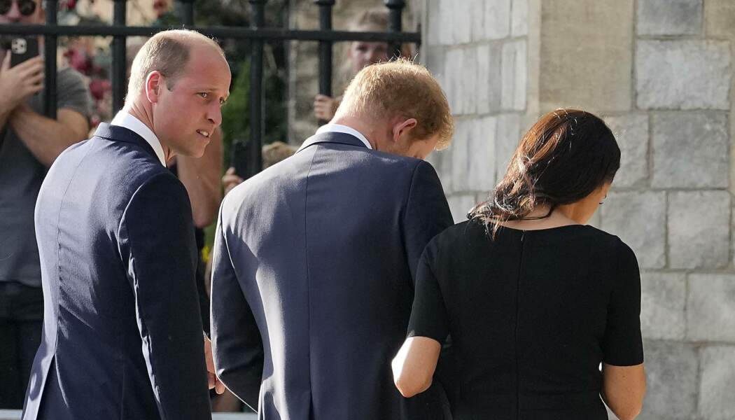 William, prince de Galles, aux côtés du prince Harry et de Meghan Markle à Windsor, samedi 10 septembre.