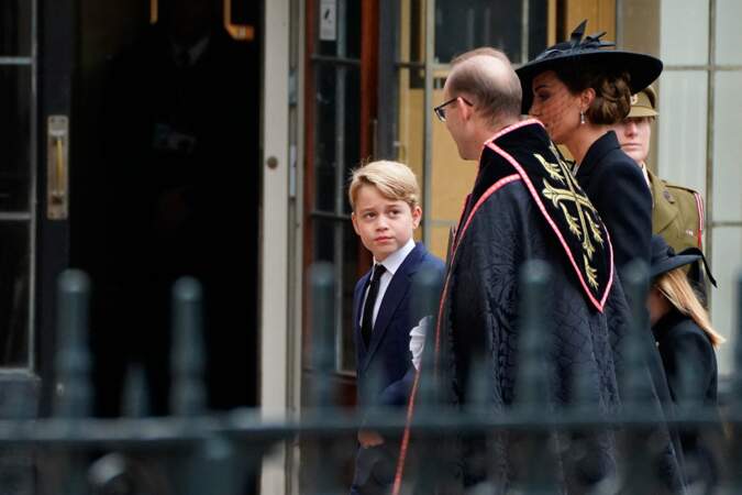 Le Prince George et la Princesse Kate arrivent à l'abbaye de Westminster